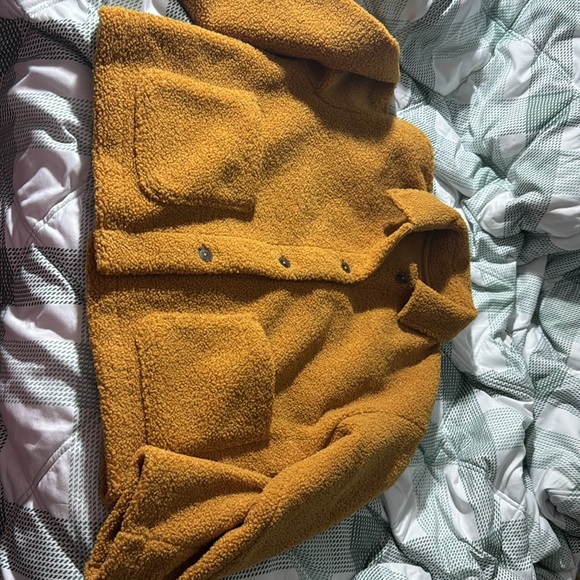 uniqlo windproof outer fleece jacket. LARGE - Picture 4 of 5